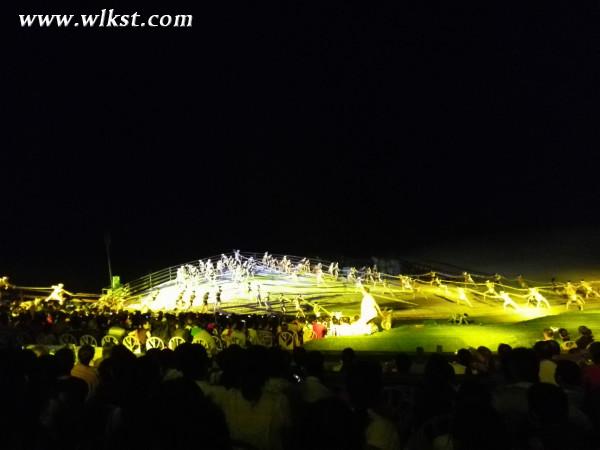 其實(shí)，聽川江號(hào)子，我很受感動(dòng)。尤其是哭嫁部分，我會(huì)告訴你們我哭了嗎！