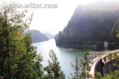 冬日，靜謐的山虎關(guān)水庫