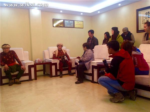 《印象武隆》主演接受考察團的專訪。