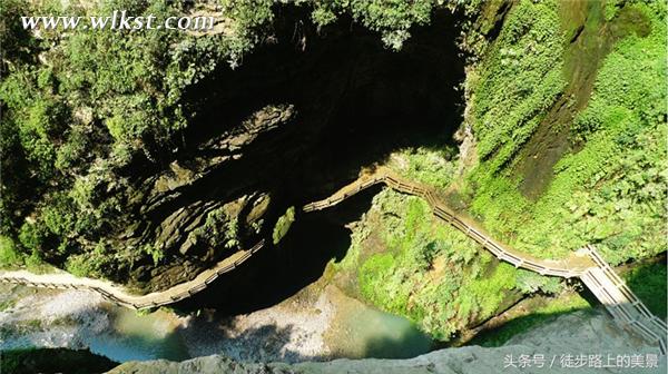 原來杜海濤媽媽跑到武隆旅游來啦