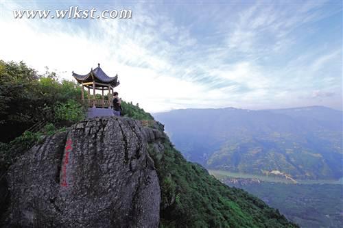 武隆“仙女”曼妙舞翩翩 “白馬”奮蹄再揚鞭